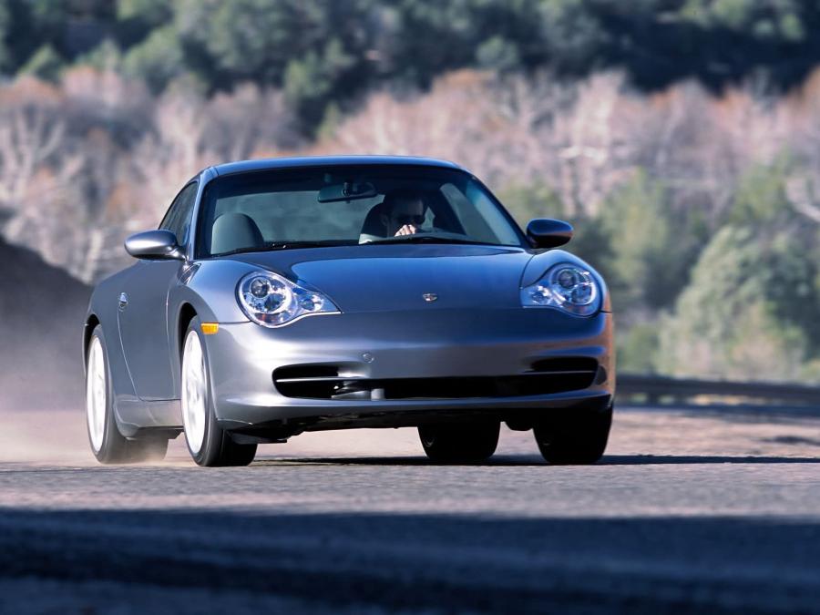  Porsche 911 Carrera 2004 года  (фото 7 из 14)
